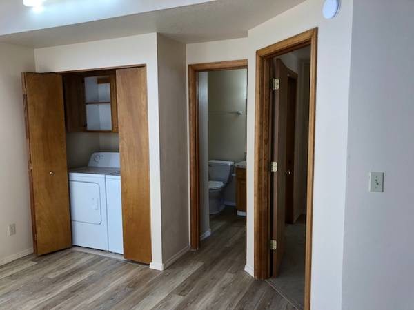 Building Photo - 2008 NE Patterson Ct