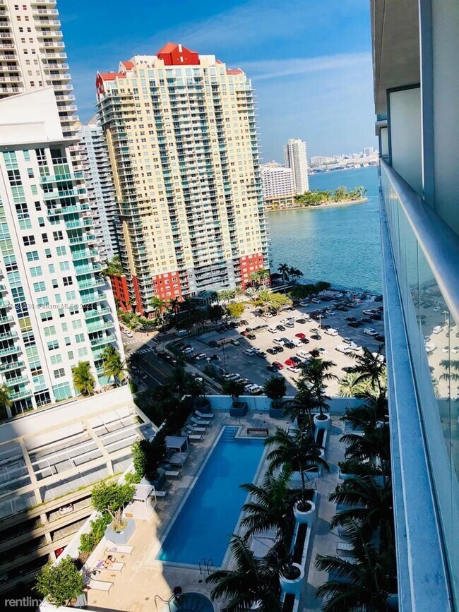 Foto del edificio - 2 br, 2 bath Condo - 1300 Brickell Bay Dr