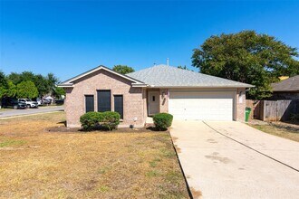 Building Photo - 2321 Friarcreek Loop