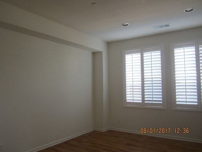 Building Photo - 3206 Del Sol Pointe