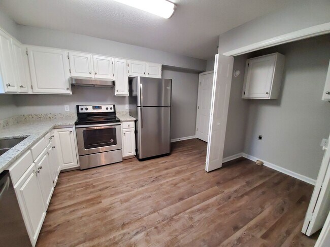 Foto del edificio - 453 Brannen Drive #7