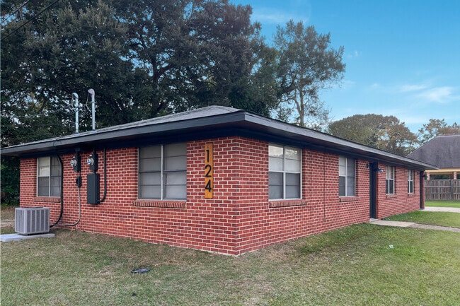 Building Photo - 124 Francis St