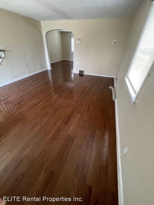 Foto del edificio - 3 br, 1 bath House - 53 Foster Avenue