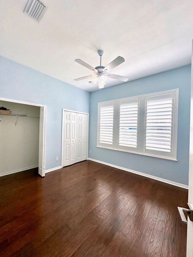 Foto del edificio - Beautiful 2 bedroom, 2 bath with a flex sp...