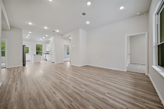 Foto del edificio - 16502 Piper Ln