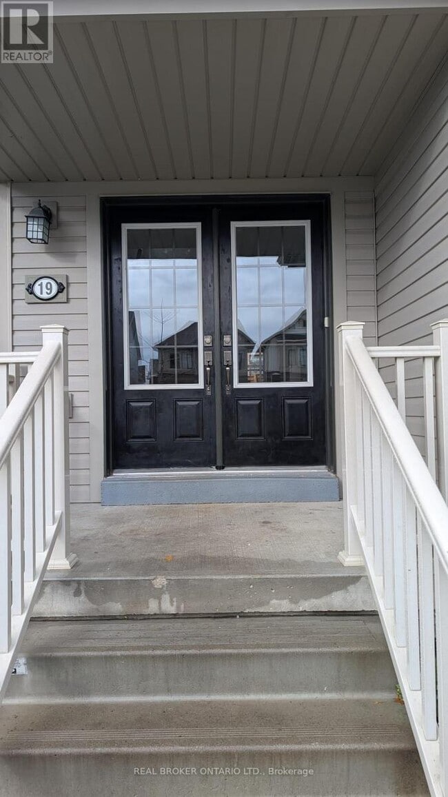 Building Photo - 19 Cromarty Ave