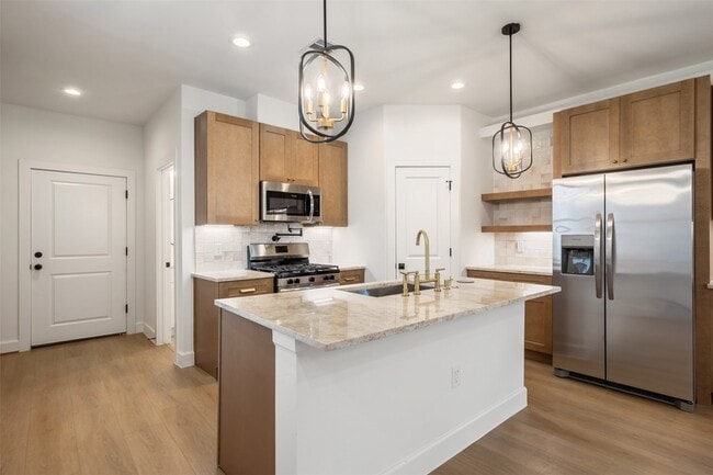 Foto del edificio - 884 Prosper St