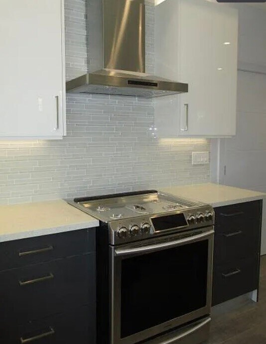 Building Photo - 6848 Encino Ave