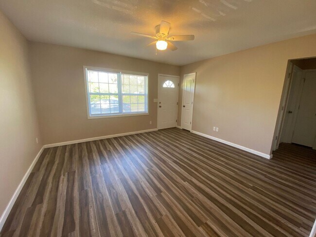 Foto del edificio - 5017 Cherry St