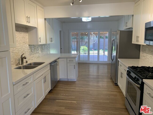 Foto del edificio - 7613 Goddard Ave