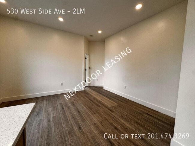 Building Photo - 530 West Side Ave