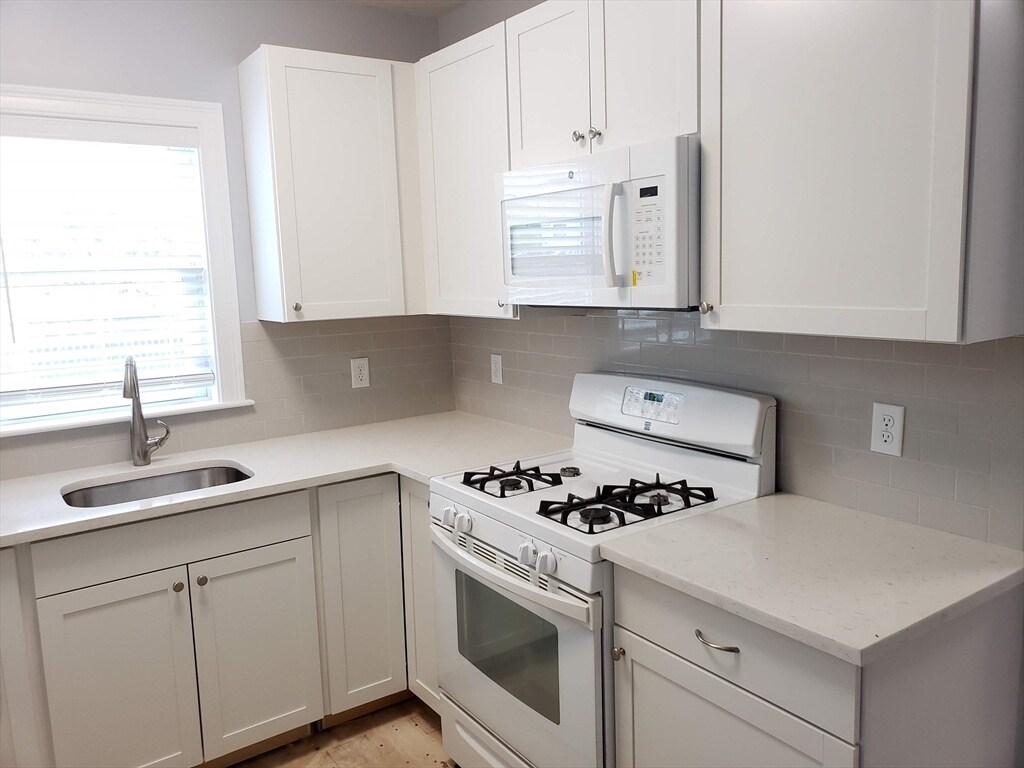 Primary Photo - 119 W Adams St