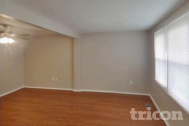 Building Photo - 12367 Boncrest Dr