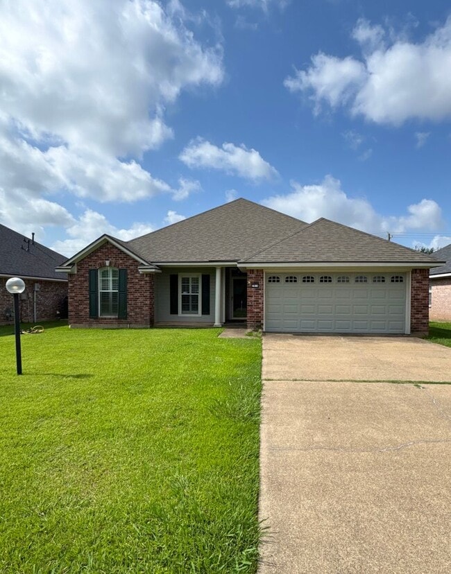 Building Photo - 2914 Le Oaks Dr
