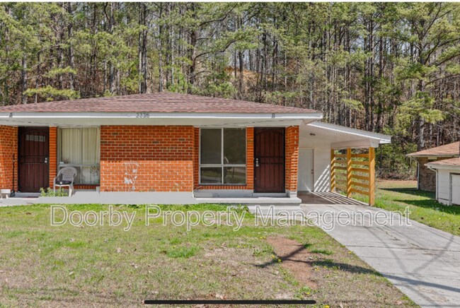 Foto del edificio - 3335 Pinewood Ave