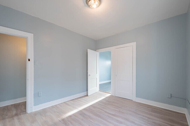 Building Photo - 2118 Bedford Ave
