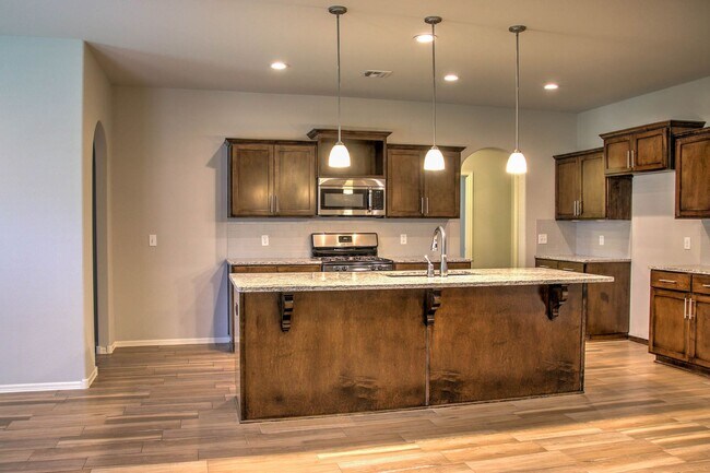 Building Photo - 4 bedroom, 3 car garage - Broken Arrow Schools