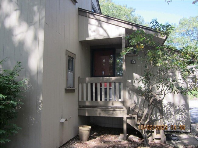 Foto del edificio - 13 Cottonwood Dr