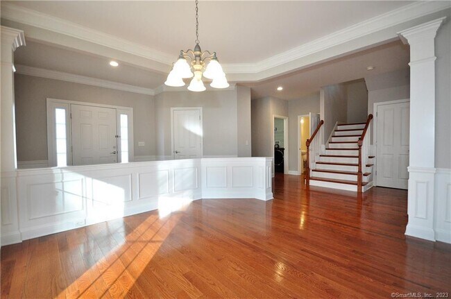 Building Photo - 121 Barkledge Dr