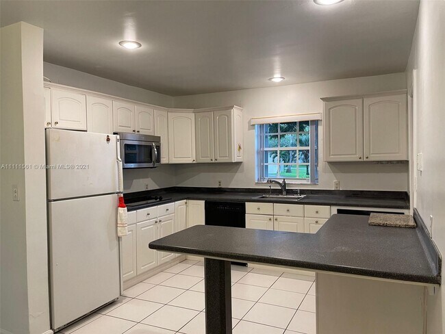 Building Photo - 65 Bentley Dr