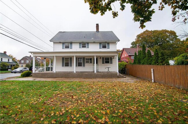 Building Photo - 1062 Smithfield Ave