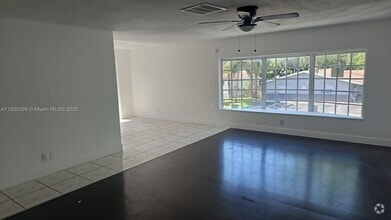 Building Photo - 5300 NW 18th Ct