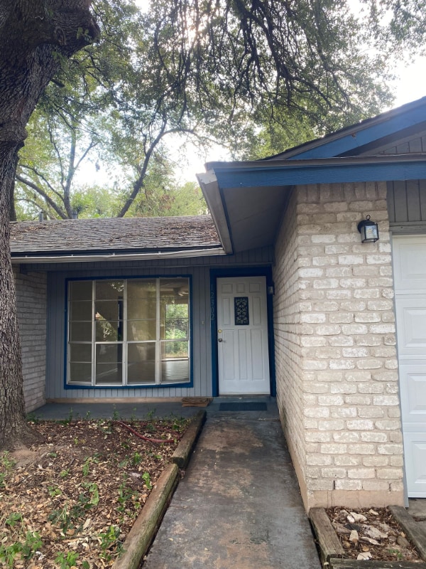 Building Photo - 12302 Double Tree Ln