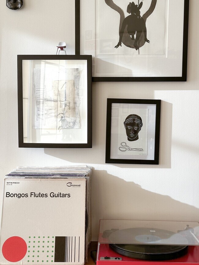 Foto del edificio - 315 E 8th St