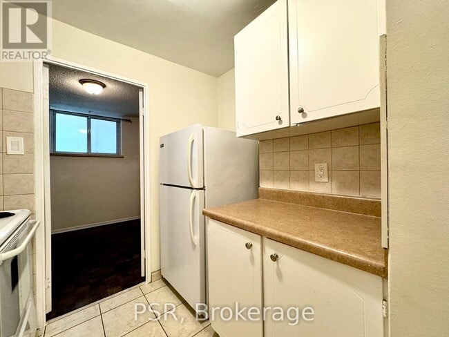 Photo du bâtiment - 570 Eglinton Ave W