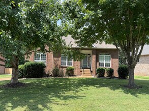 Building Photo - 211 Lakeside Park Dr