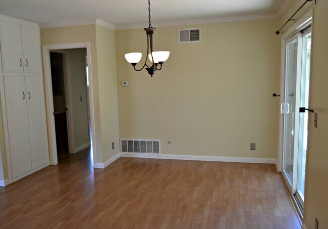 Building Photo - Santee HOUSE 2 BR 2BA+Bonus Room, 2 Car Ga...