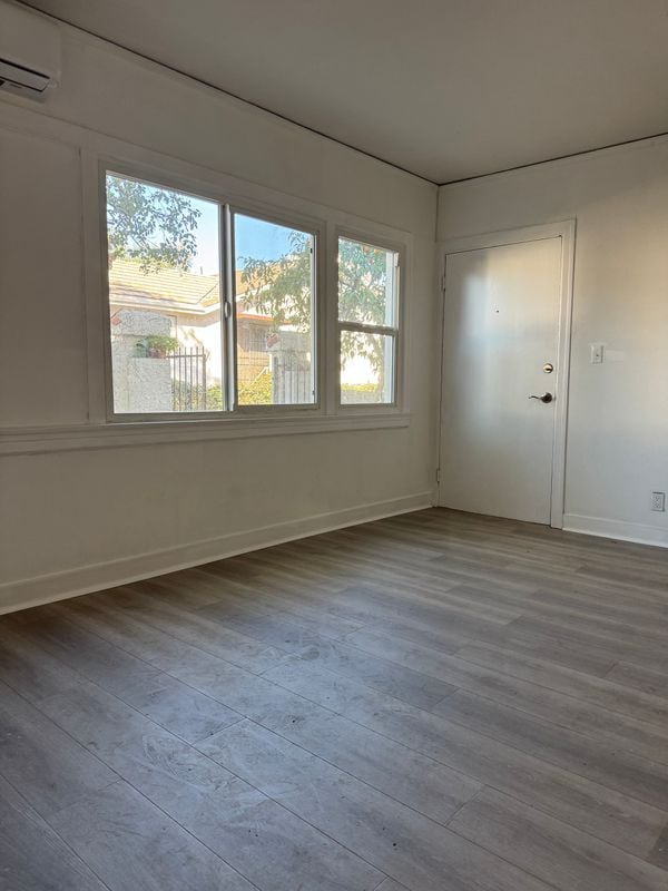 Foto del edificio - 101 S Cordova St