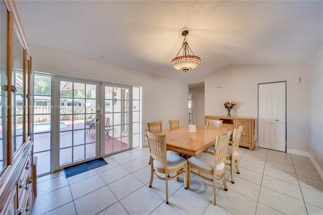 Building Photo - 11101 NW 18th Pl