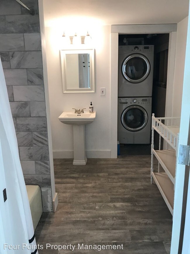 Foto del edificio - 3 br, 1.5 bath House - 115 West street