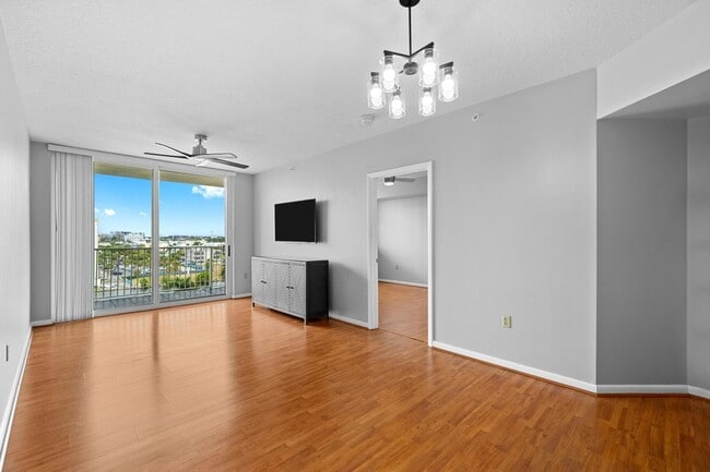 Foto del edificio - 3020 NE 32nd Ave