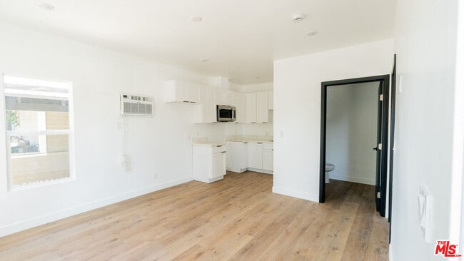 Foto del edificio - 153 W 51st St