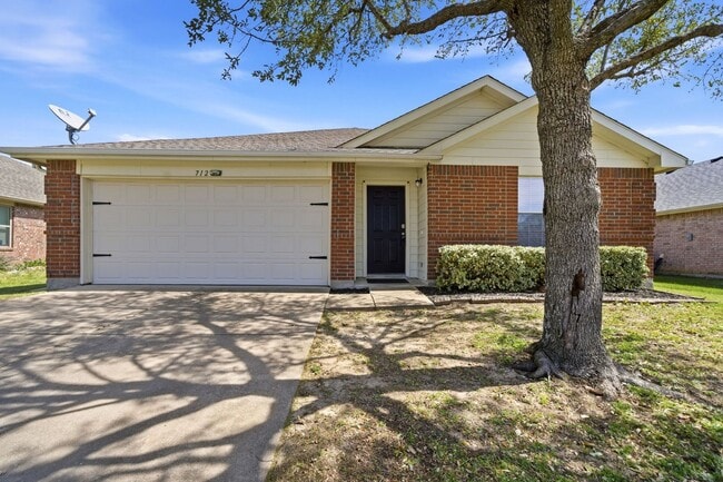 Building Photo - Easy Living with Wood Floors & Fireplace – Royse City, TX