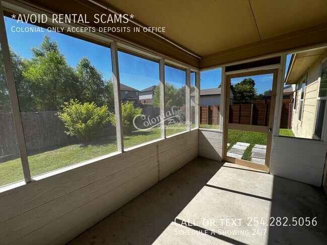 Foto del edificio - 5829 Huntington Dr