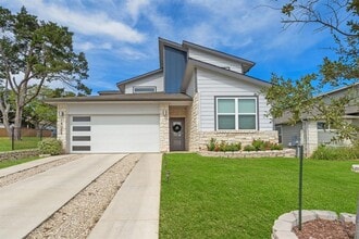 Building Photo - 14008 Zuhause Dr