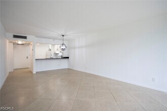 Building Photo - 1083 Forest Lakes Dr