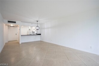 Building Photo - 1083 Forest Lakes Dr