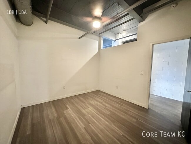 Building Photo - 1180 E 30th St