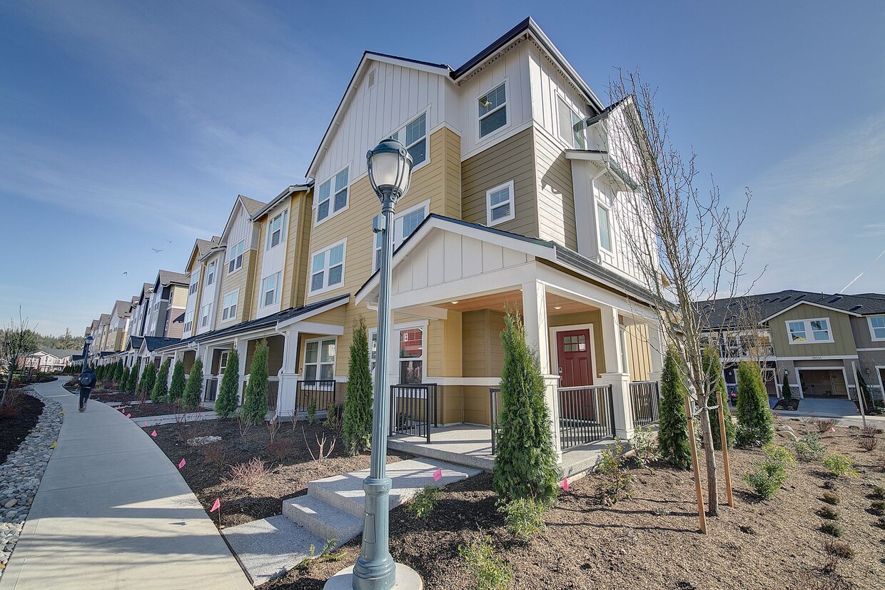 Foto principal - 3bd/3.5ba Redmond Townhouse