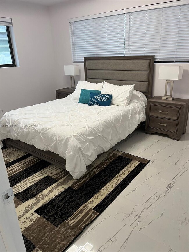 Building Photo - 39 SE 7th St