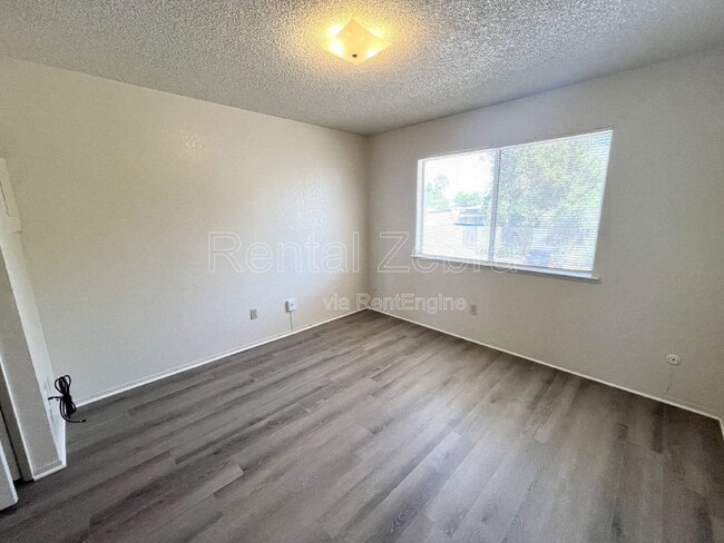 Building Photo - 1205 Kelso St