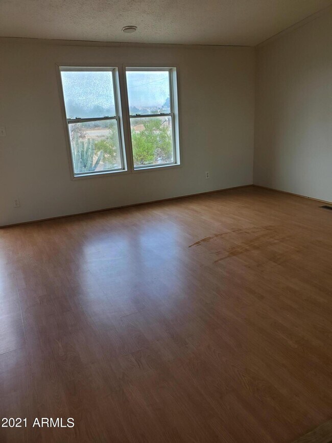 Foto del edificio - 22509 N Royd Rd