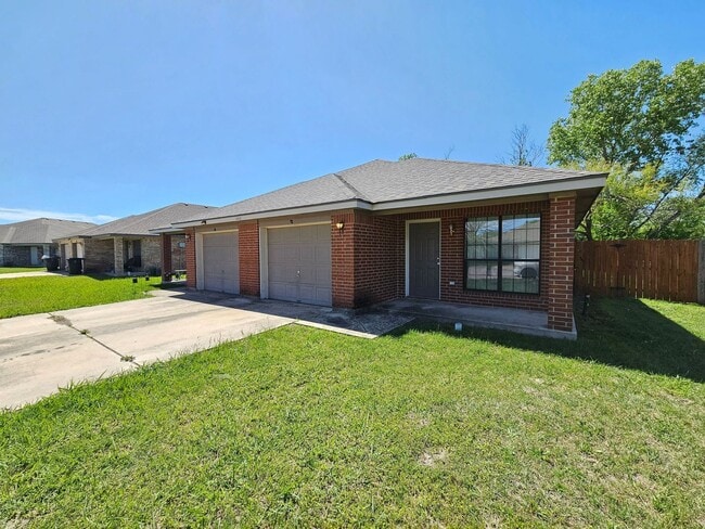 Building Photo - 1410 Nicholas Cir