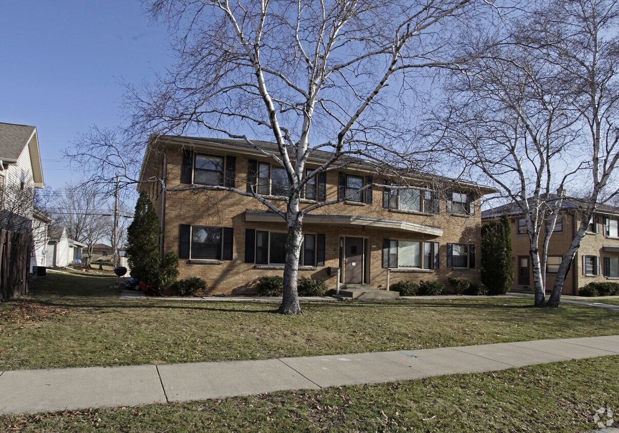 Foto del edificio - 7718 W Howard Ave