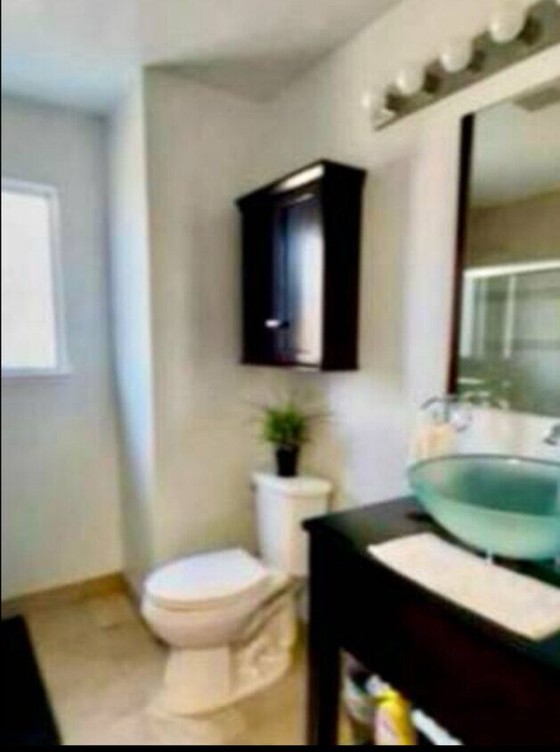 Foto del edificio - 2828 Hillcrest Ave