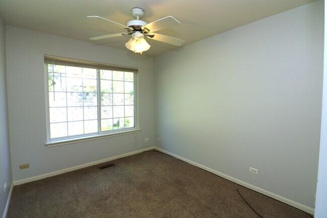 Building Photo - 3020 Ronan Dr